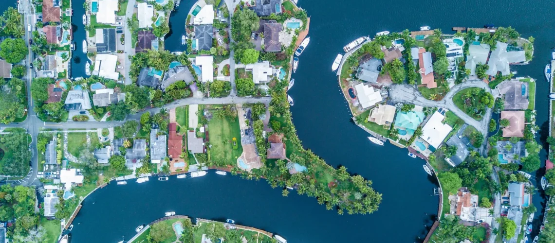 luiz-cent-ZA6KIwNAJ-A-unsplash-scaled